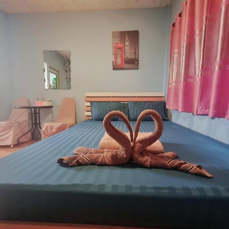 In Love Resort Chainat Экстерьер фото