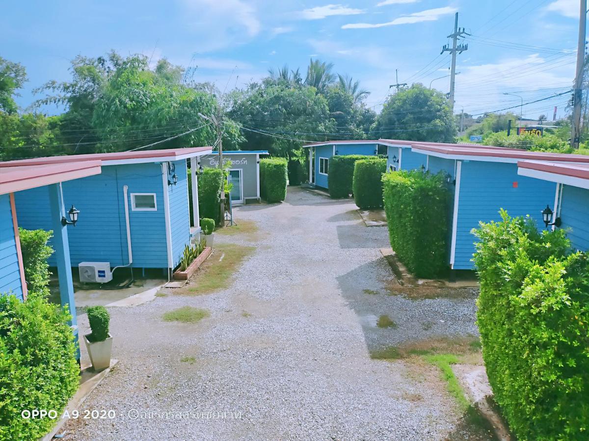 In Love Resort Chainat Экстерьер фото