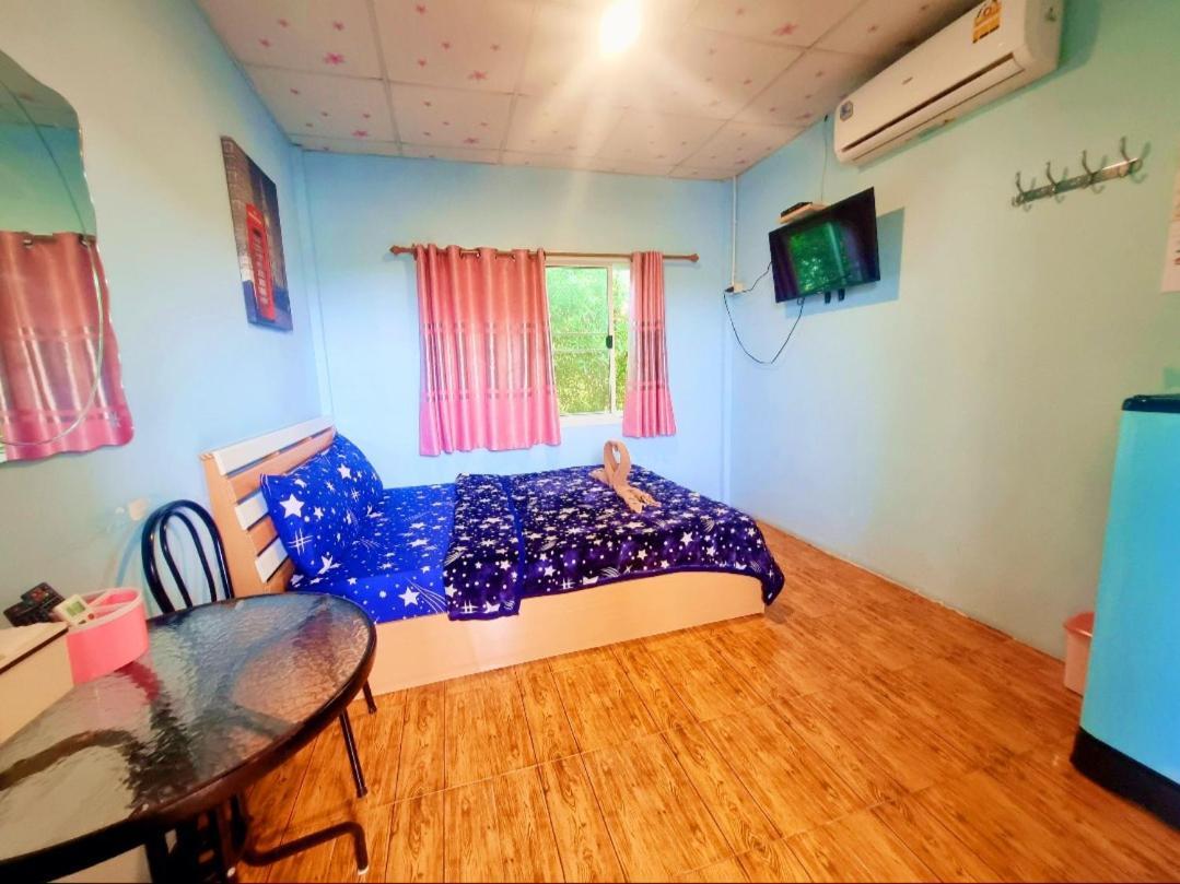 In Love Resort Chainat Экстерьер фото