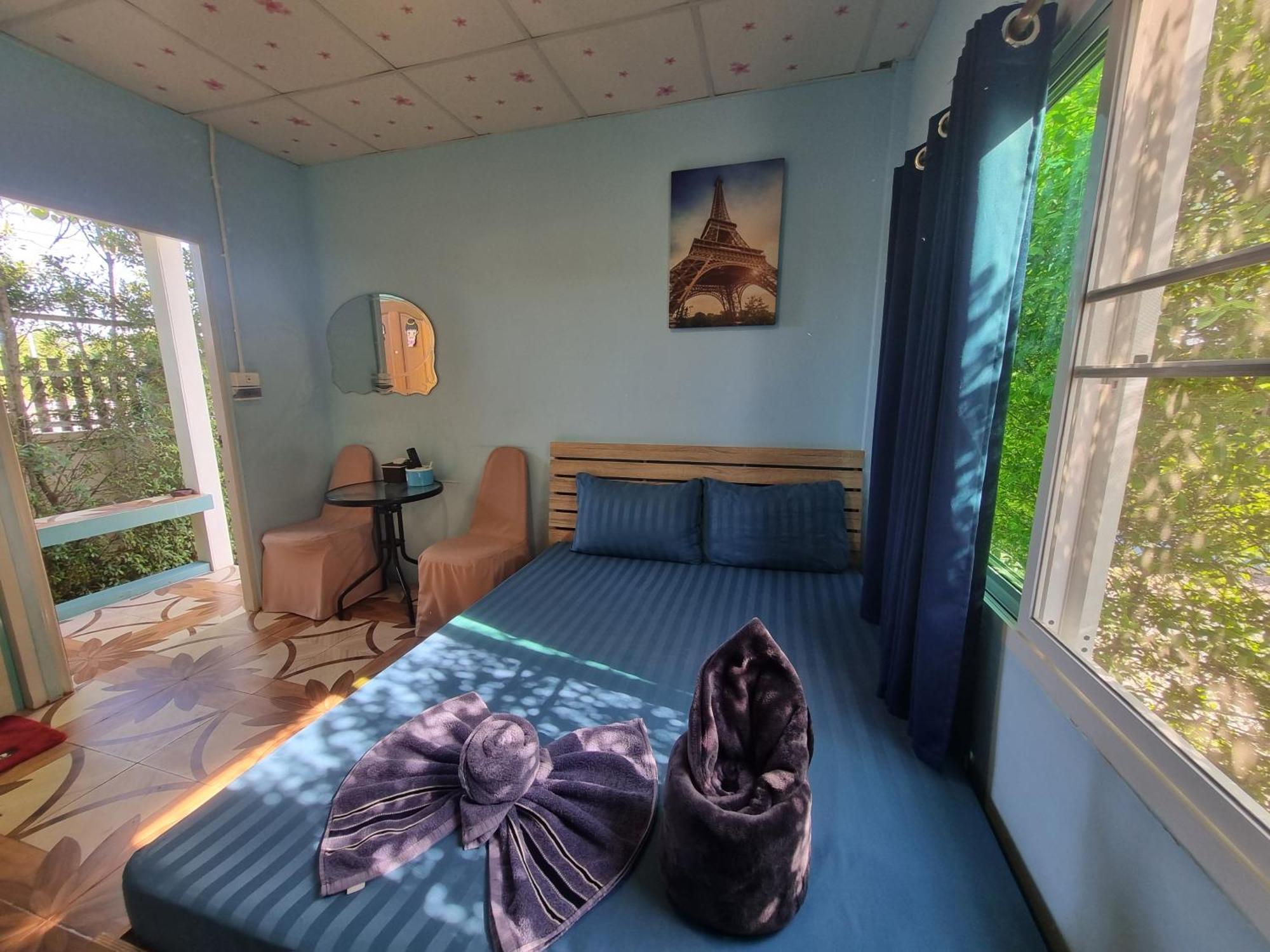 In Love Resort Chainat Экстерьер фото