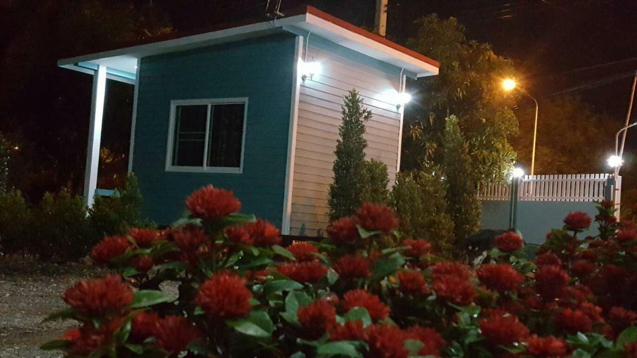 In Love Resort Chainat Экстерьер фото