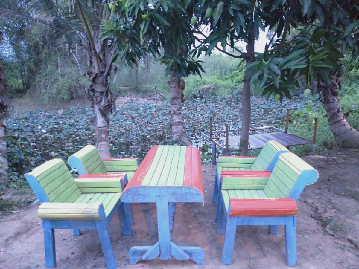 In Love Resort Chainat Экстерьер фото