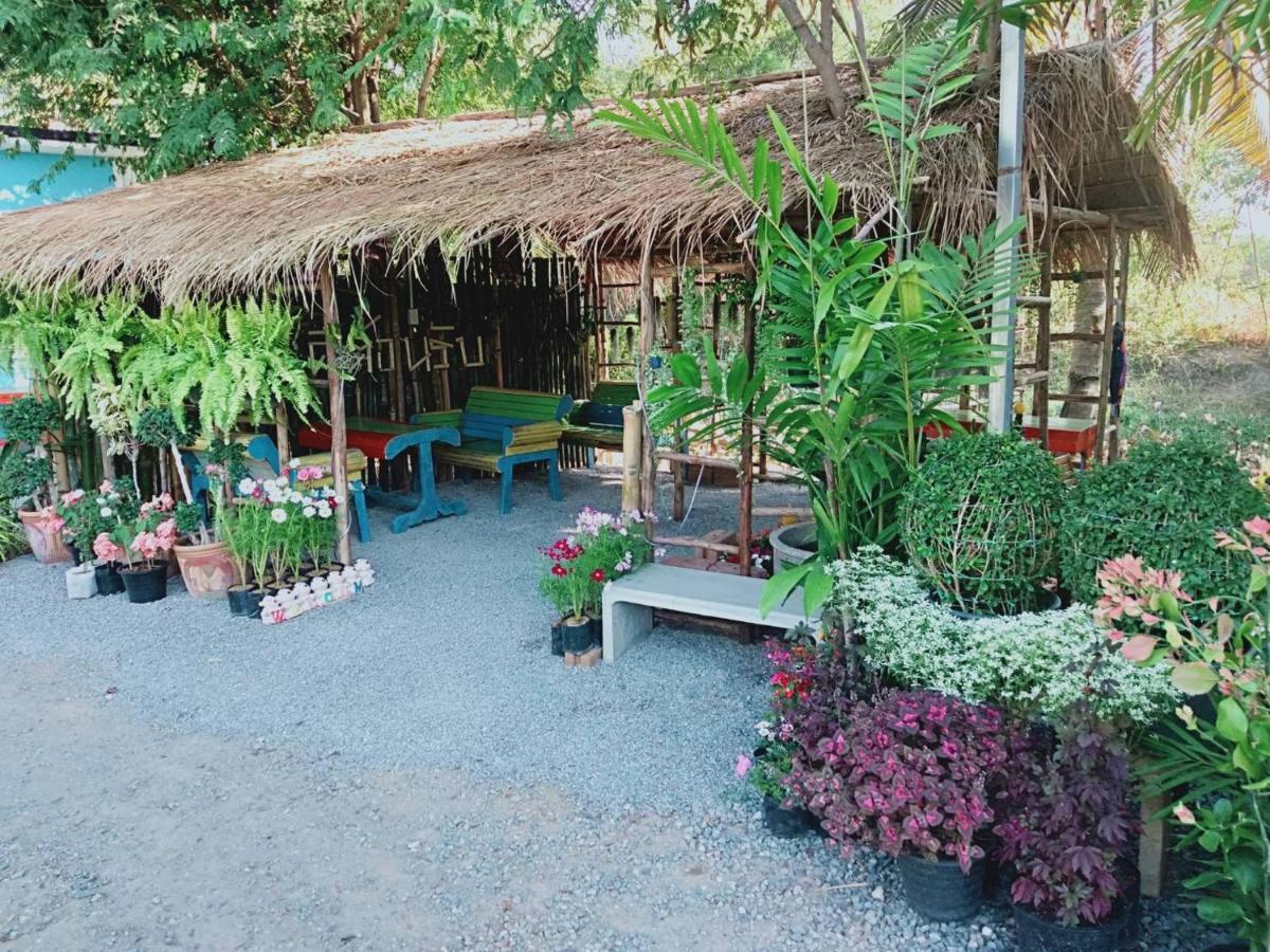 In Love Resort Chainat Экстерьер фото